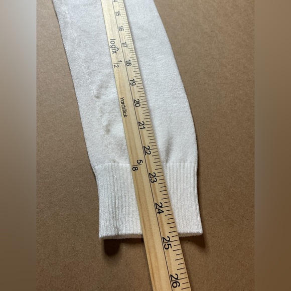 DKNY Off-White V-Neck Sweater size M - Picture 11 of 13